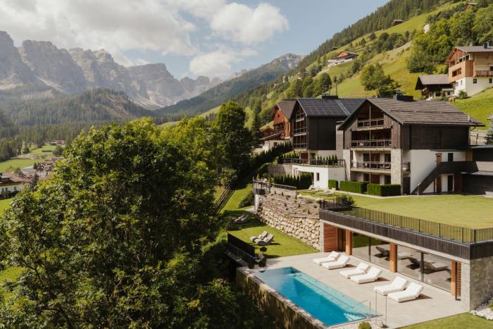Les Dolomites Mountain Lodges