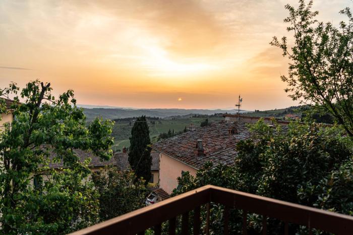Golden Hour Apartment in Panzano