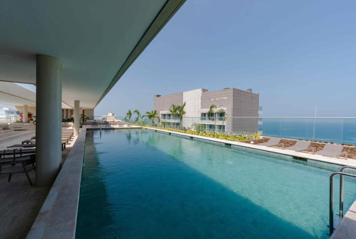 Apartamento Con Balcón y Vista a La Piscina