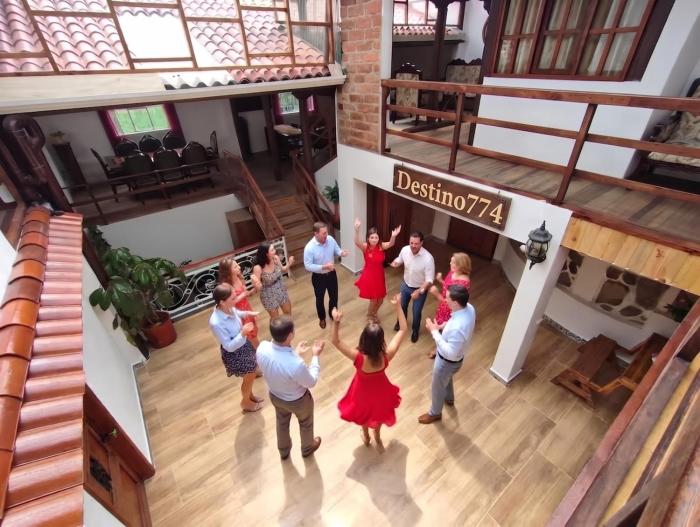 Destino774 Great house with 9 rooms, 9 bathrooms, a garage and 14 beds