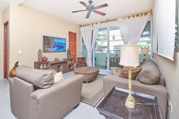 2Br Condo - Pool, Bbq & Beach Steps Away