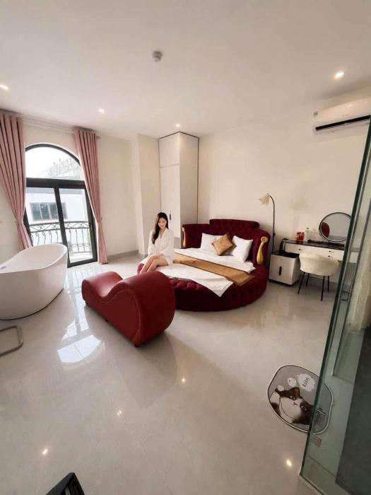 noon hotel