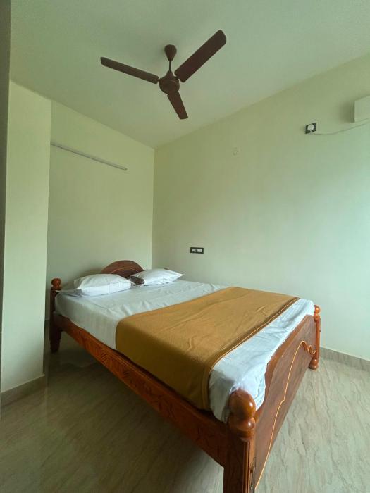 Sivaalay Service Apartment Maduravoyal