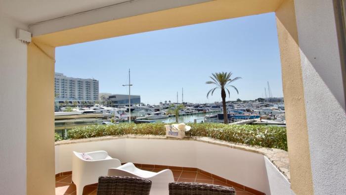 Marina Plaza Front Row apartment by Cleverdetails in Vilamoura