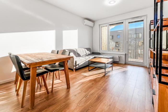 Svetlý apartmán s parkovaním a klimatizáciou v novostavbe