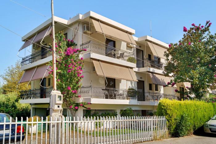 Rousetis Apartments