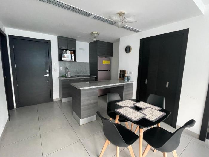 Departamento Moderno 2 dormitorios con baños, Parqueo, Seguridad