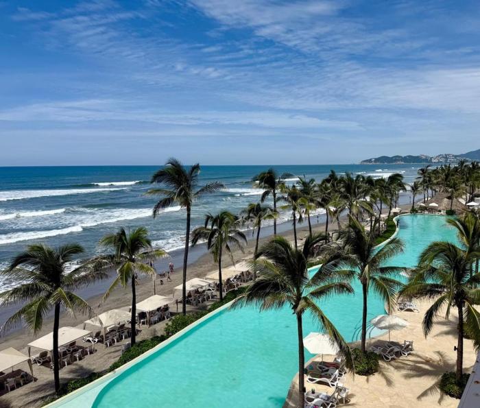 Oceanfront luxury at La Isla Residences Acapulco