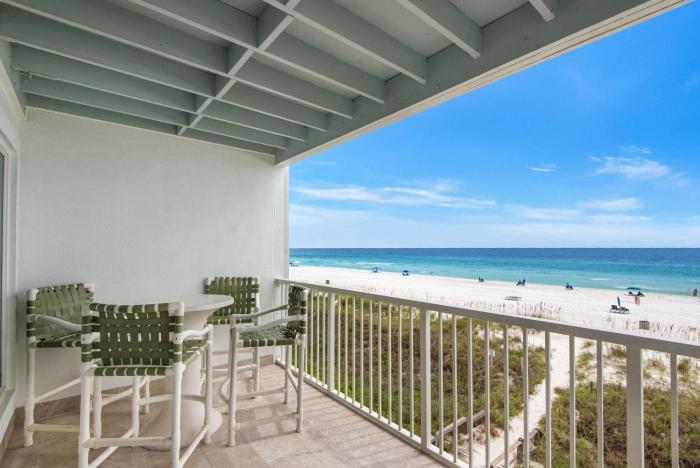 3rd-floor beachfront condo with Gulf views outdoor pool balconies WD & AC