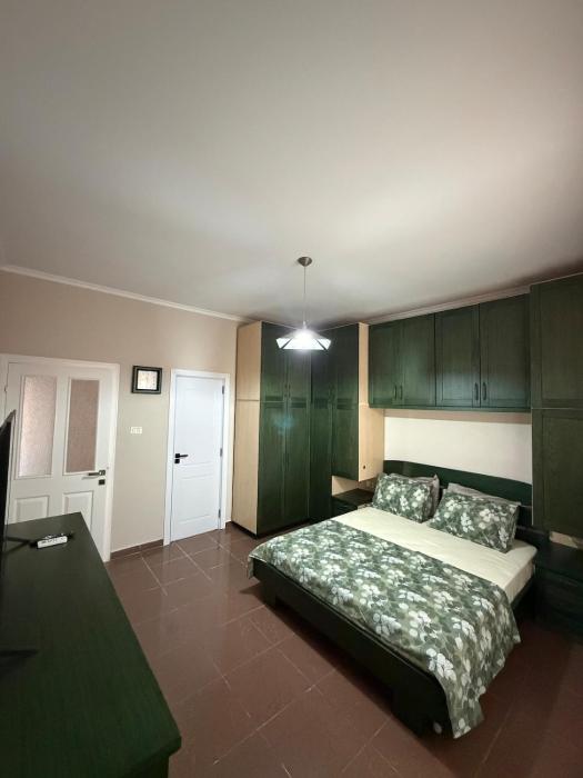 The SunSet Studio Pazari i Ri Parking Available