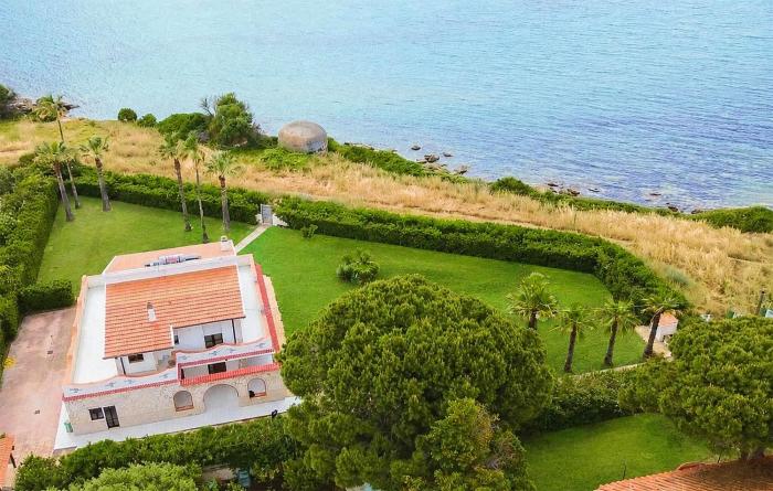 Gorgeous Home In Arenella With House Sea View
