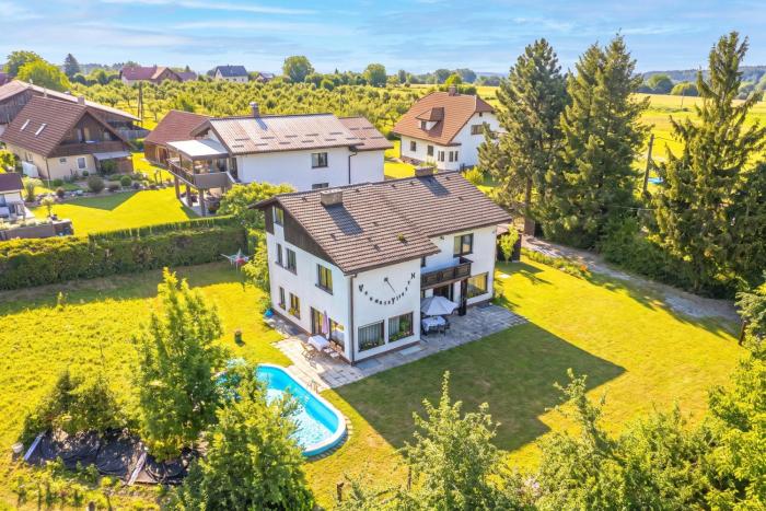Villa Evita – Vintage House with Pool in Pohorje - Happy Rentals
