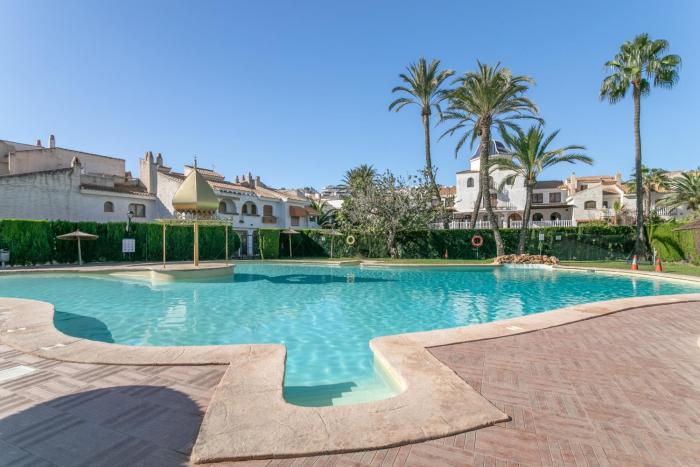 Casa en la playa con piscinas