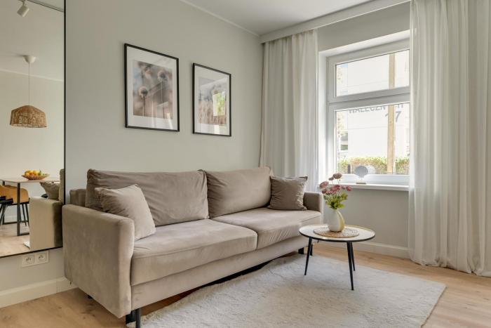 Dworska Suite - Close to the Beach & Regan Park by Downtown Apartments