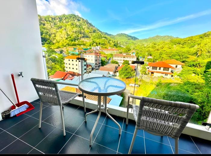 Best Mountain view, family room in Chic Condo