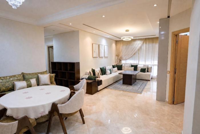 City Center Apartment with Garden and Private Parking