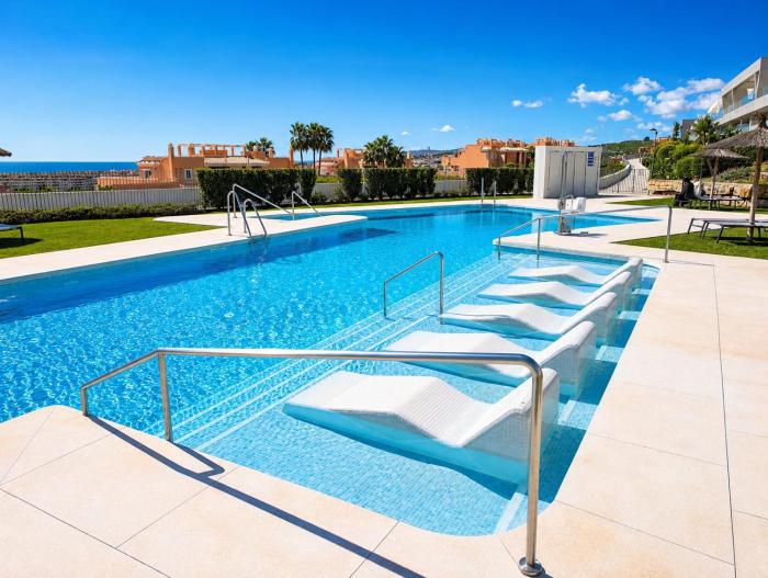 Doña Julia by Addeus - Modern Corner Apartment with Garage Parking
