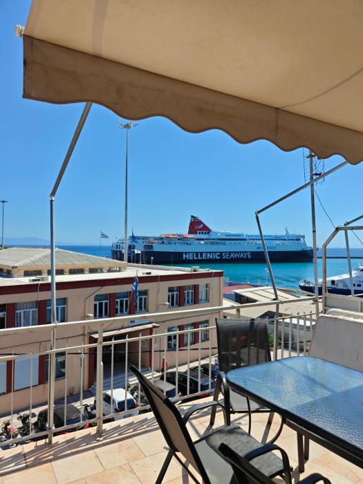 DINIKAS luxury suites 1