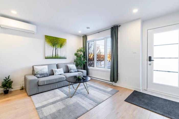 T3 Joliette Suites 10 mins to La Ronde nice , Cozy 3 bedroom longueuil