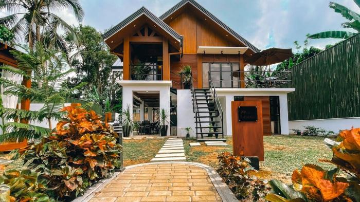 Modern Tropical Villa with pool near Tagaytay