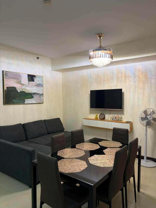 Amigos place in San Lorenzo makati 12-J near airport,mall