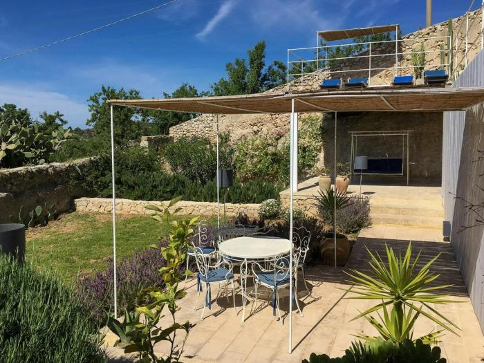Design retreat with pool near Vendicari