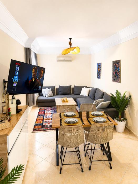 Superbe Studio Cosy avec Piscine ,Balcon