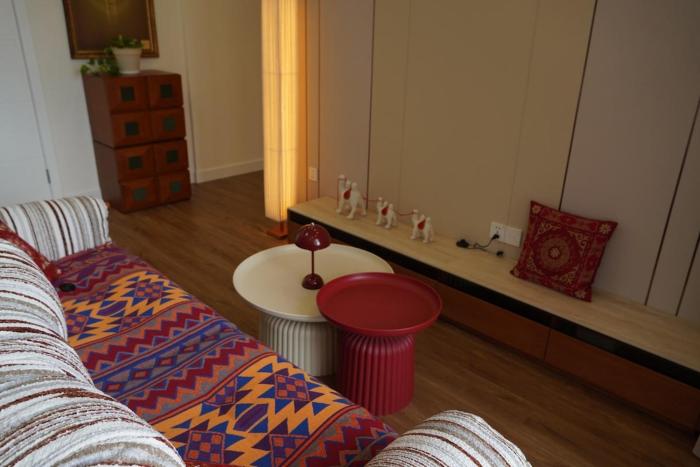 Downtown Modern Apartment