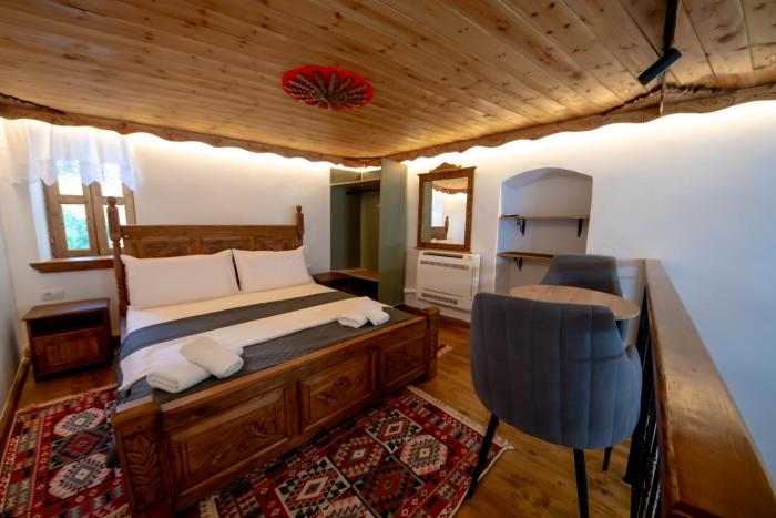 Noel Rooms