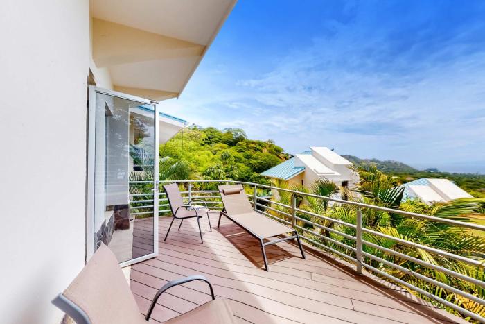 Playas del Coco Home w Ocean-View Deck, Pool