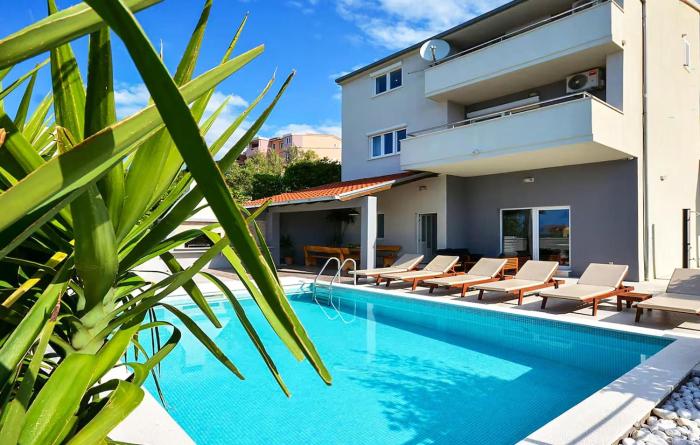 Nice Home In Podstrana With Private Swimming Pool, Can Be Inside Or Outside