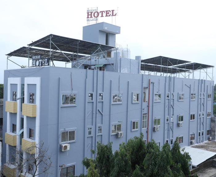 Richas Hotel and Restaurant