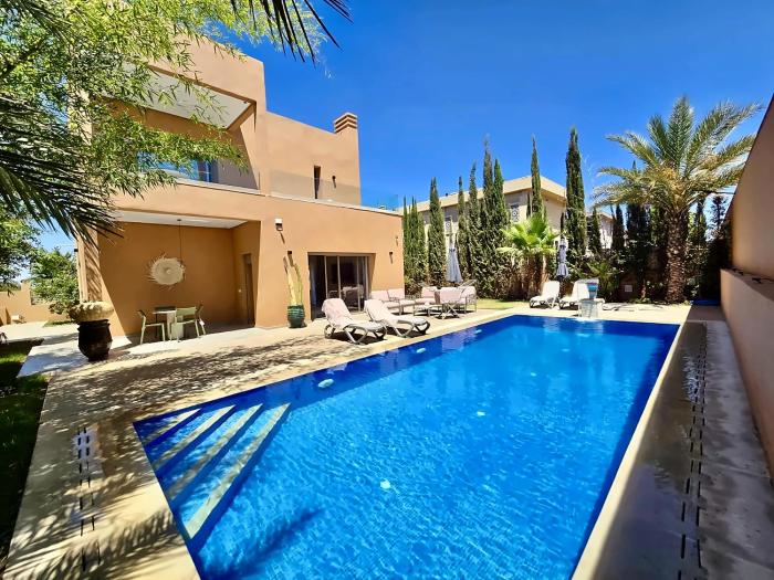 Villa Samia - Modern, Heated Pool and Absolute Calm