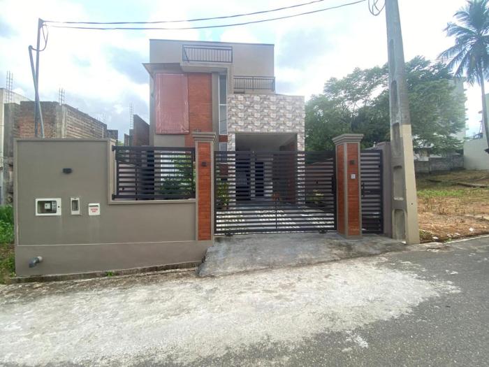 Four-Bedroom Villa in Canterbury, Kahathuduwa