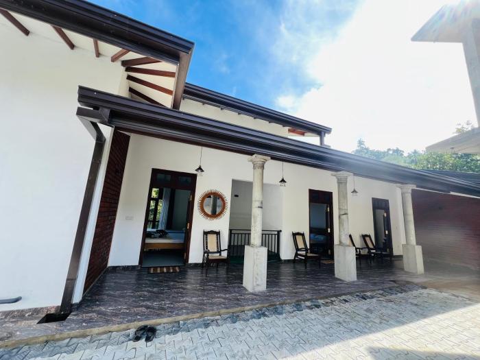 Verdant Villa
