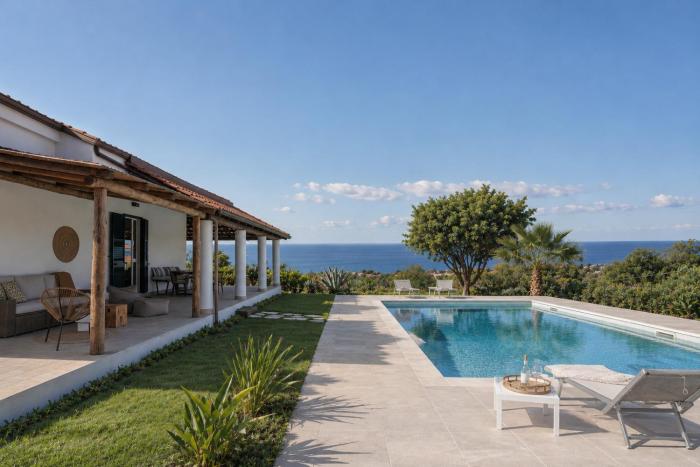 CAPOVILLAS - Villa Serenità - with private pool and ocean view