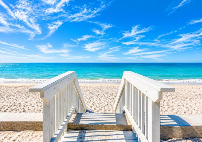 Manasota Key Getaway Sleeps 8 - Steps to the Beach