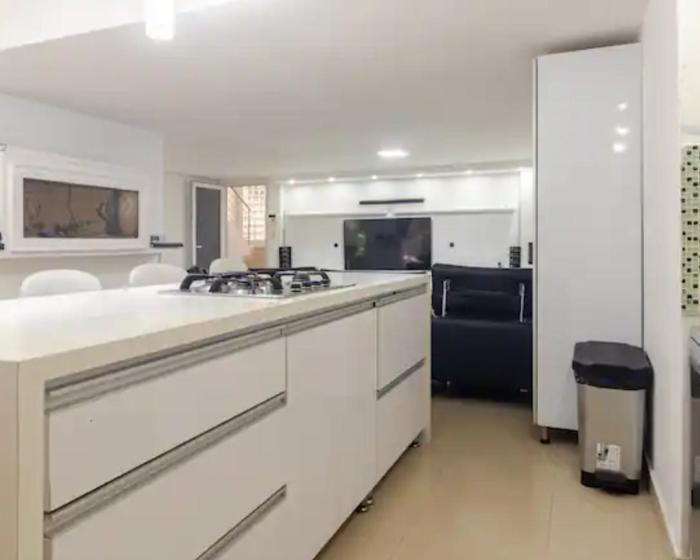 Espacioso apartamento con jacuzzi y mesa de billar