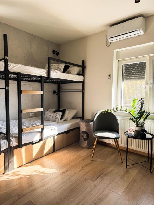 Industrial Hostel Vila Jovana