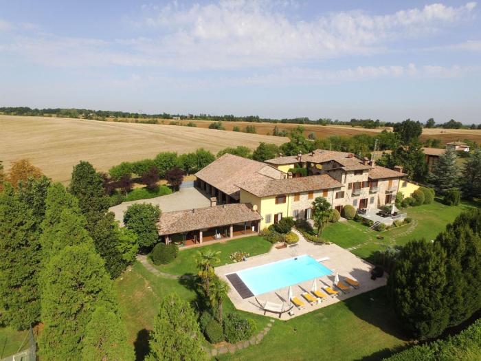Domus Delicia country house near Milan