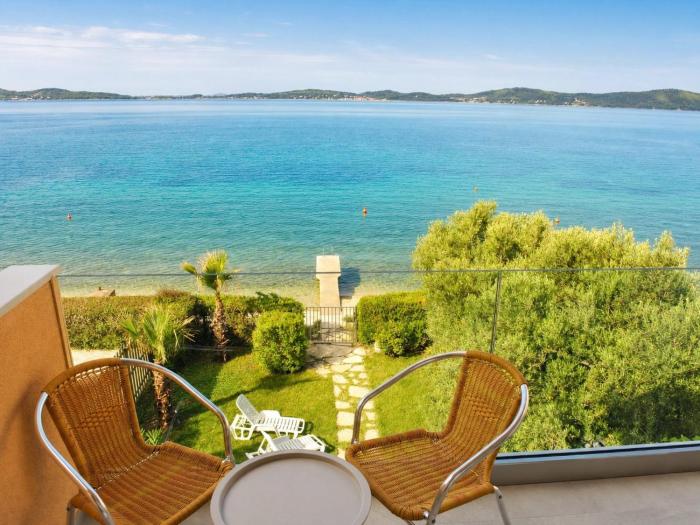 Direct Seafront Villa