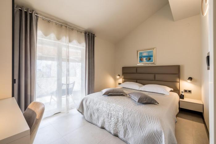 VS Rooms & Deluxe room