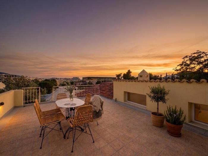 Under the Acropolis Plaka Luxury Apartment