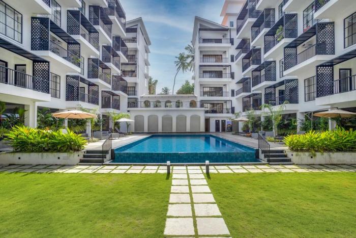 Modern 2BHK with Pool 3km from Calangute Beach by HIREAVILLA