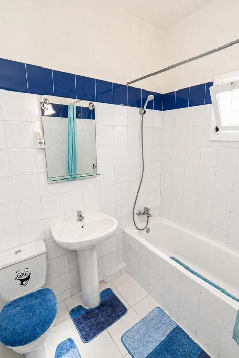 Chic & Elegant Flat on FAR Avenue - Near Beach & Center