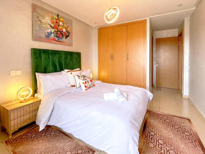 Charming 2BR with Pool, Fiber, IPTV and City View