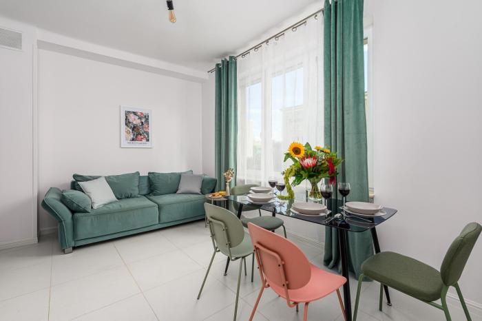 Lumina I Spacious 2BR Apartment I Parking I AC