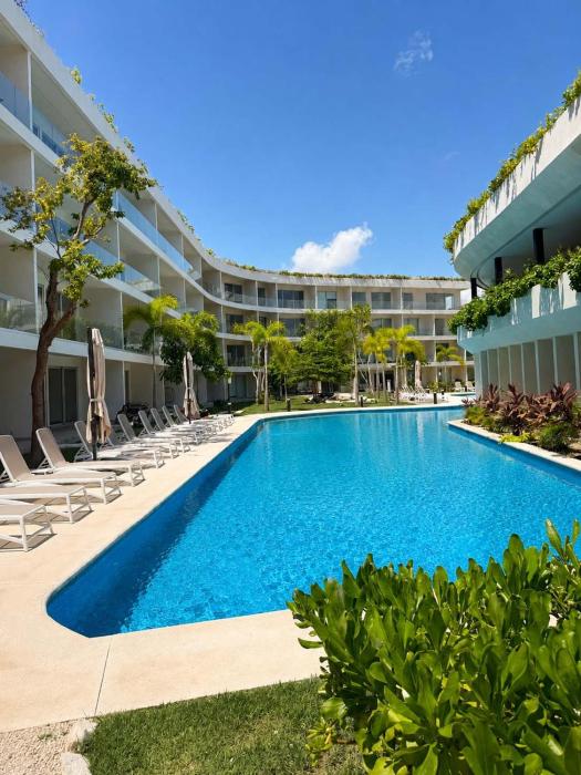 Upscale Playacar Studio w Balcony & 4 Pools