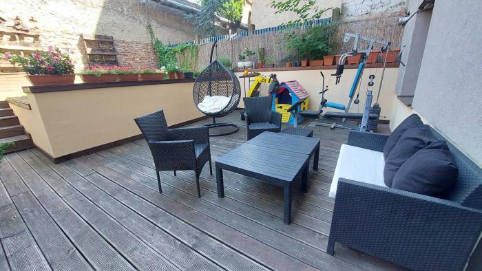 Apartmán s terasou ihneď v centre mesta