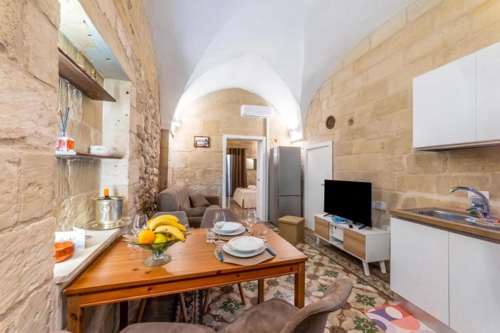 NonnAnna Apartment In Martano Historic Centre - Happy Rentals
